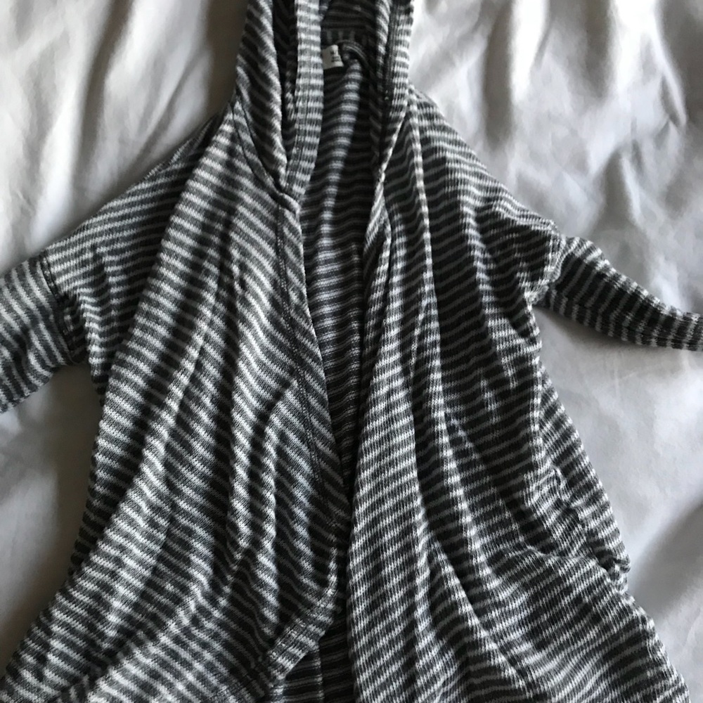 adorable abercrombie cardigan